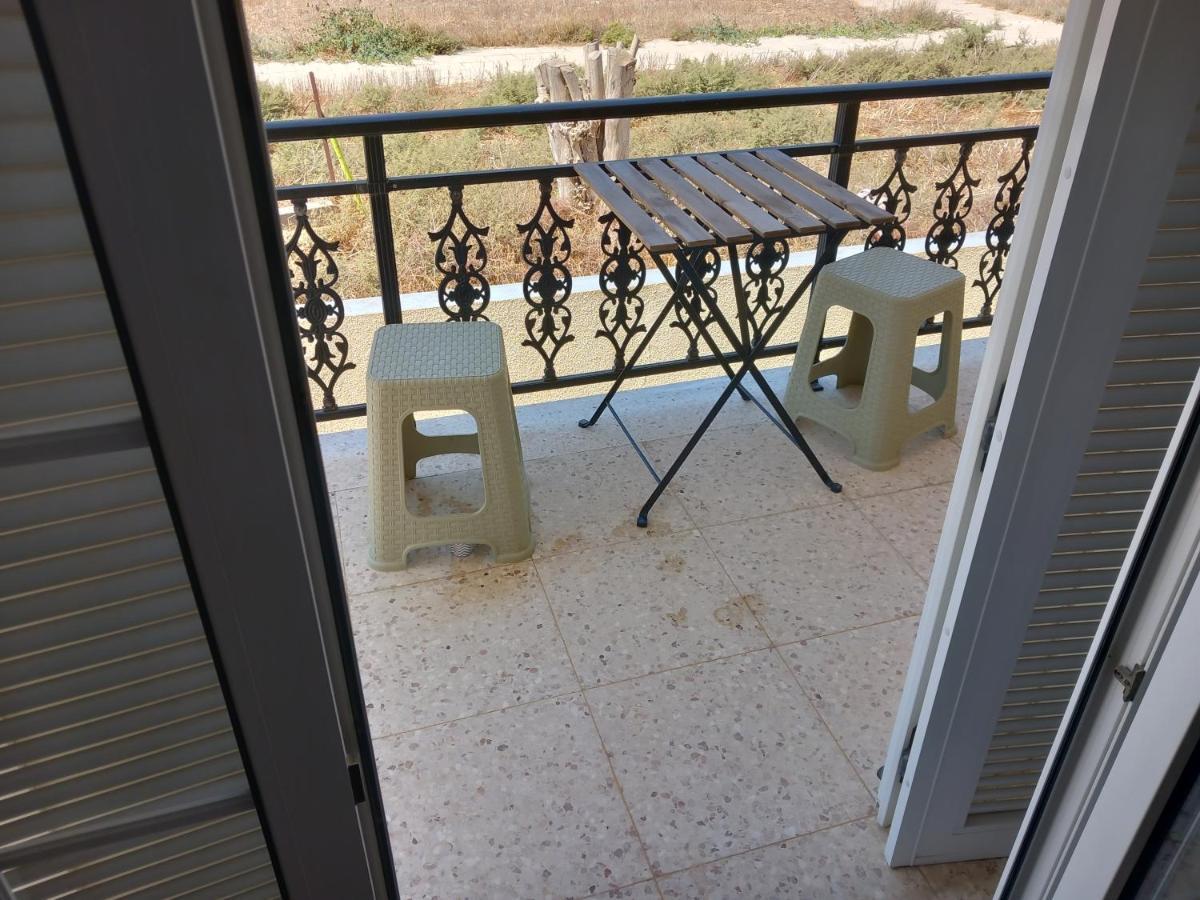 Апартаменты Vasilis House Dromolaxia Экстерьер фото
