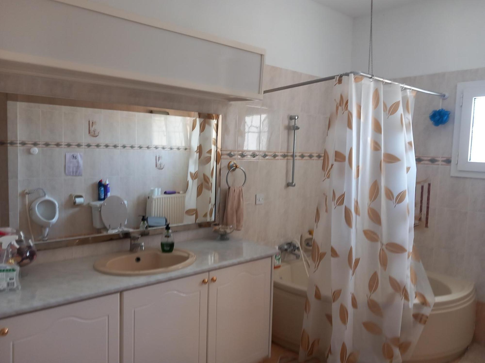 Апартаменты Vasilis House Dromolaxia Экстерьер фото